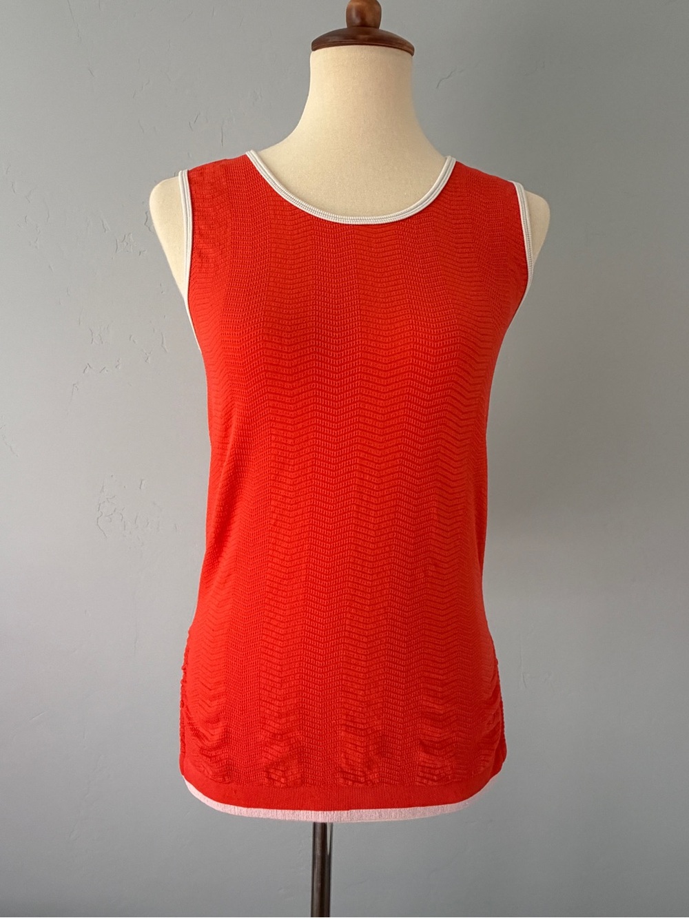 Tory Sport Red Coral Performance Tank Chevron Texture Athletic Top - Size M